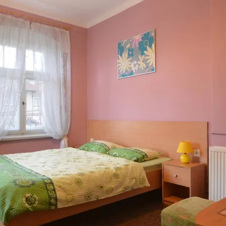 Dom Turystow- Tanie Pokoje Z Lazienkami W Centrum Karpacza Niedaleko Deptaka, Bezplatny Parking, Kuchnia, Cicha Okolica, Wifi, Obok Tanie Obiady - Zestaw 35 Zl Проживание в семье